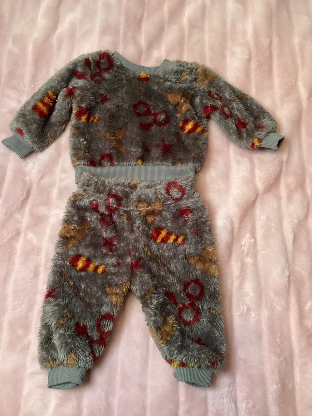 Super Fluffy Cozy Gray  Kids Matching Set - Gryffindor Motif